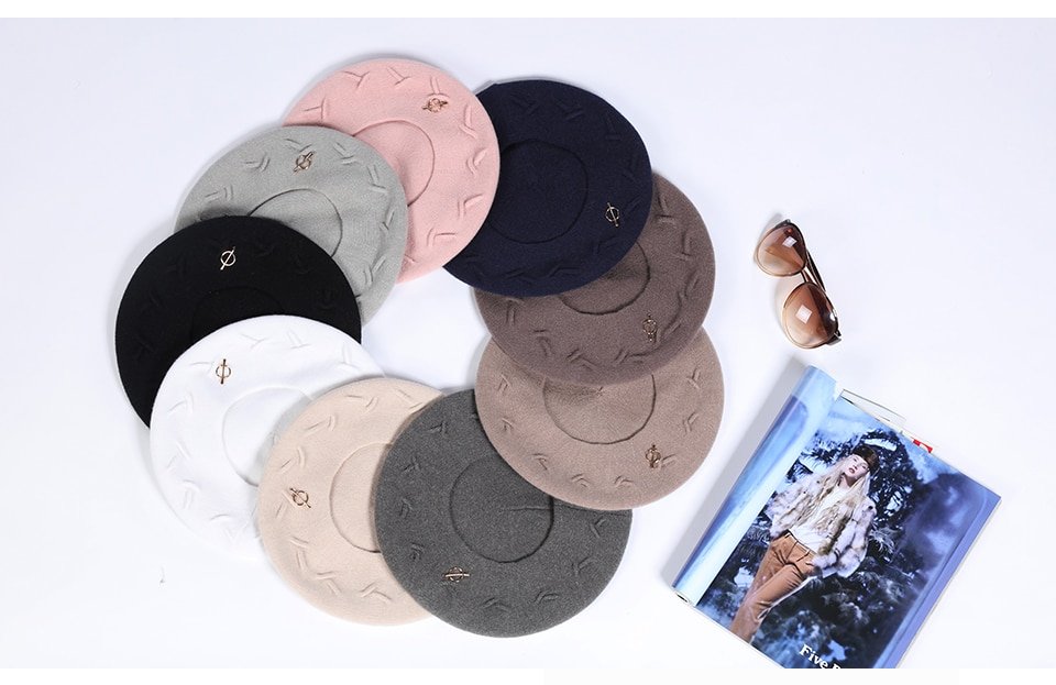 Bérets tricotés en laine pour femmes, casquettes, dernière décoration populaire, couleurs unies, chapeau à la mode pour dames, nouvelle collection hiver