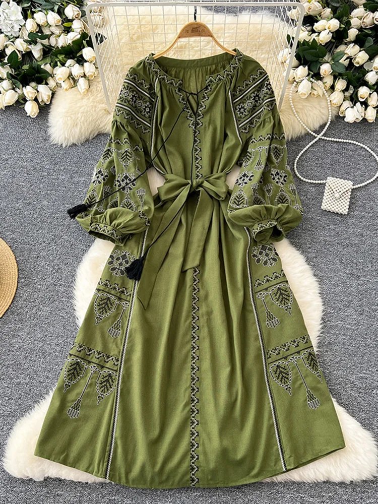 Bohemian Retro Ethnic Style Dress Women's New Spring Autumn Embroidered Lace Up Lantern Sleeves Waist Cinching Long Dress A155