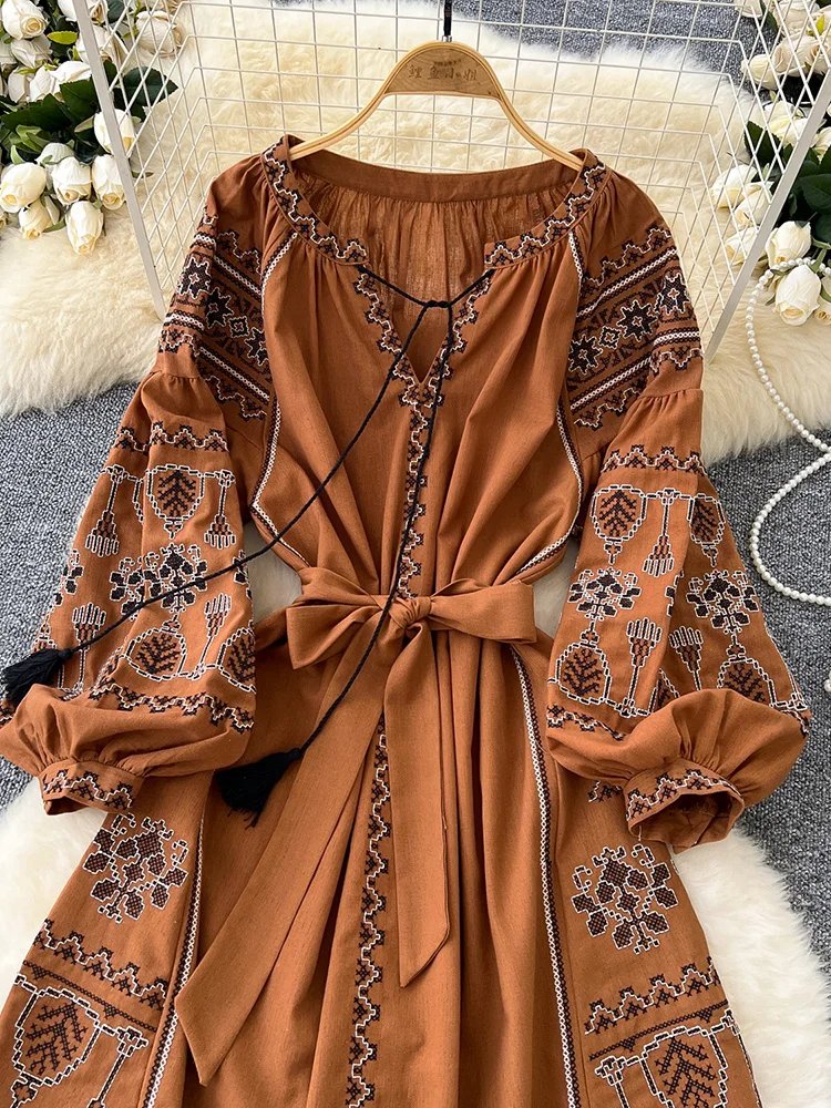 Bohemian Retro Ethnic Style Dress Women's New Spring Autumn Embroidered Lace Up Lantern Sleeves Waist Cinching Long Dress A155
