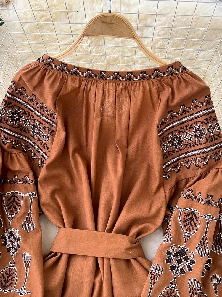 Bohemian Retro Ethnic Style Dress Women's New Spring Autumn Embroidered Lace Up Lantern Sleeves Waist Cinching Long Dress A155