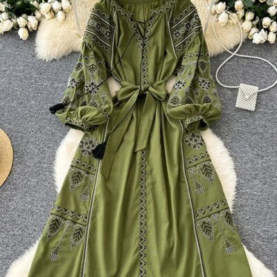 Robe longue bohème rétro ethnique, broderies, lacets, manches lanternes