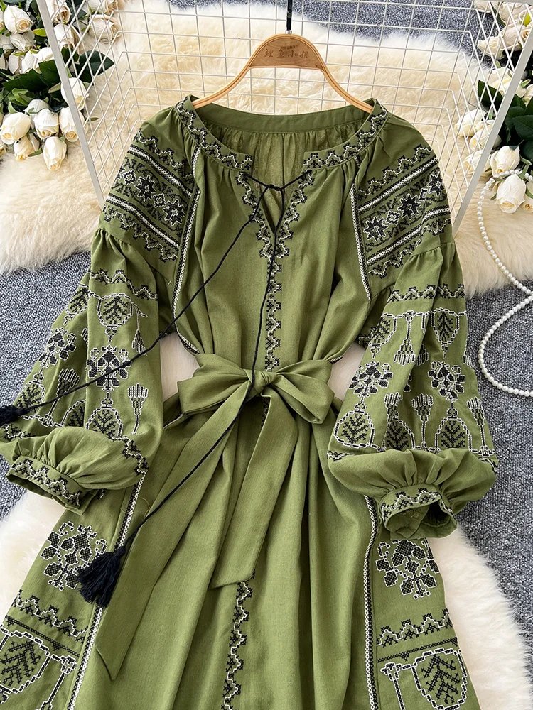 Bohemian Retro Ethnic Style Dress Women's New Spring Autumn Embroidered Lace Up Lantern Sleeves Waist Cinching Long Dress A155