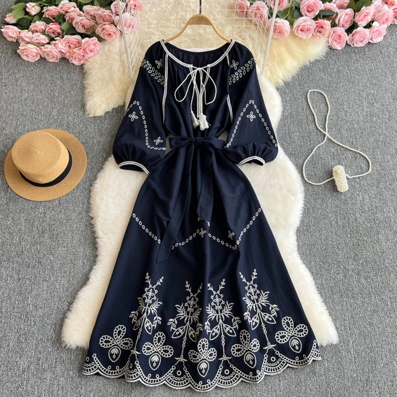 Colored Cotton Retro Ethnic Sle Embroidered Belted Round Ne Lantern Sve Dr Women's New 2025 A-Line Long Dr Korean Sle Commute